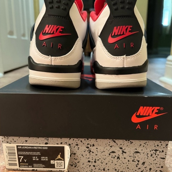 Air Jordan 4 retros “fire red” - Picture 4 of 6